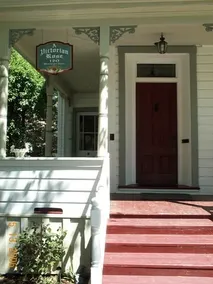 A Victorian Rose, DOWNTOWN, Hot Tub, Rec Room,couples, families & groups welcome - Image 3
