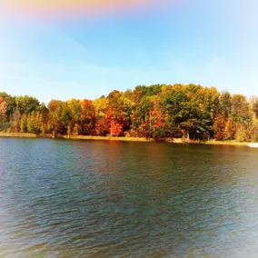 Spacious 5 bedroom lakefront home - Image 5