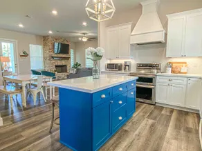Coastal Jewel Spacious Beach Home Steps to Sand - Image 3