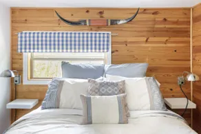 Quirky, Rustic Home close to Downtown - Image 3