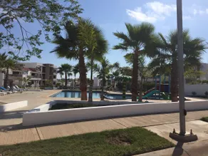 Relaxing apartment with swimming pools - Image 4