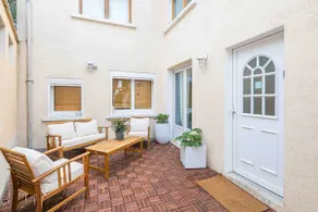 A cozy haven with a private terrace - Image 3