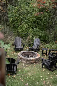 Log Cabin, 15 acres, private nature lake, hot tub - Image 4