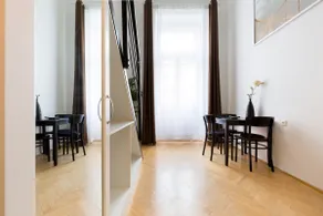 Dohany5A Astoria Studio, amazing Location w AC - Image 3