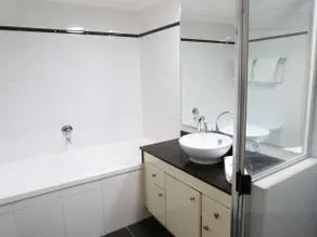 Ultra Convenient Apartment HER09029 - Image 2
