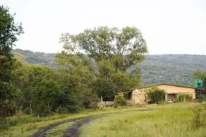 Private house on lifestyle farm - Image 2