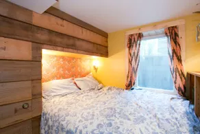 Authentic Alberta Arts Abode - Image 5