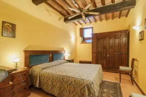 APARTMENT POLIZIANO IN TUSCAN VILLA - Image 4