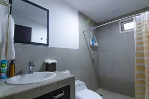 *Modern 3BDR. *free parking *Shuttle to Cayala - Image 5