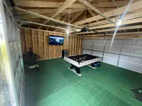 Spacious 3 bedrooms 5 mins from Lakeshore Drive - Image 3