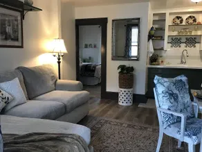 Private garden apartment close to downtown - Image 3