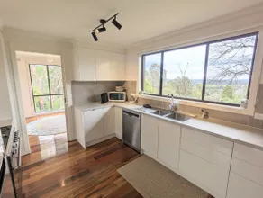 Hill top views, near wineries, sanctuary, main st - Image 3
