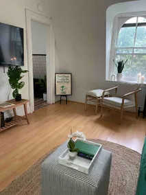 Cozy Apt w/Sunset View Over River - Image 4