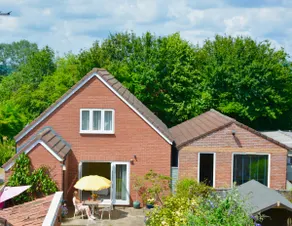 A light spacious garden house in Glastonbury town - Image 2