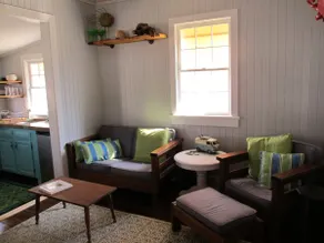 Lil' Surf Shack, Vintage Charm, Steps to the Beach - Image 3