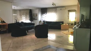 120sq house in the centre of volos - Image 2