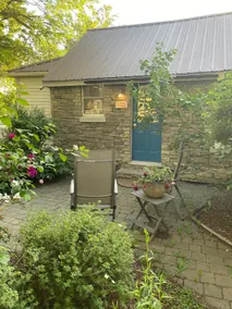 Lakefront, cute and cozy year round cottage - Image 2