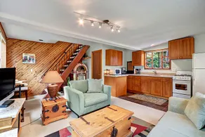 Private Guest House in Matthews Beach with Hot Tub - Image 3