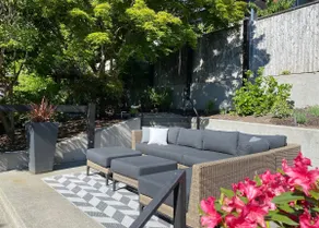 The Del-Luxe - Image 5