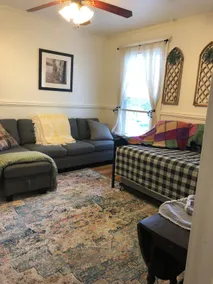 💋Kissing Downtown - Parking Spot! Sleeps 5🖐Free Wine🍷 - Image 3