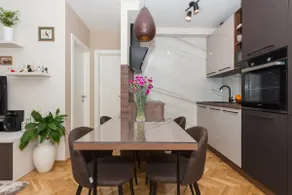 Chic apartment Zoja near beach with free parking - Image 5