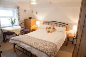 Cosy period cottage in the Sussex Countryside - Image 4