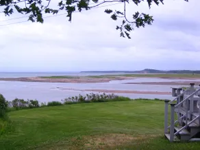 Mahoneys Beach House - Image 5