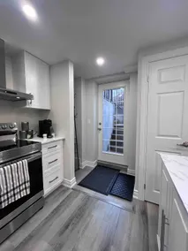 Bright, Spacious, Quiet 2 bedroom - Licensed - Image 3