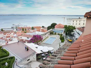 Tram 28: Perfect View over Alfama! - Image 3
