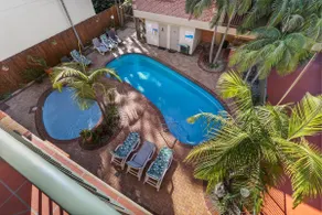 Terralong Terrace 2 bedroom poolside spa apartment - Image 3