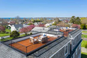 Newport Vacation Apt. w/ Private Rooftop 1 - Image 2