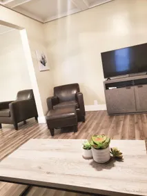 WEST 3 bedroom duplex 1 and 1/2 bath full Kitchen - Image 3