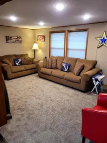 Lake view!Close to town. 2 bedroom.Newly remodeled - Image 3