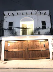 Casa Blanca · Patio and private garage - Image 4