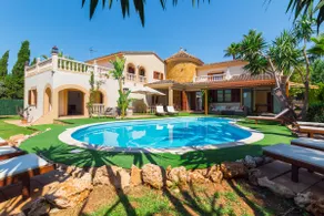 Castellet. Large Villa with a pool near Palma. - Image 5