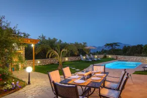 Green Paradise Villa - Image 2