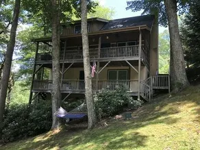 3BR / 3BA Schöne Blockhütte in sieben Teufeln, Teichfront, Whirlpool und Billardtisch - Image 3