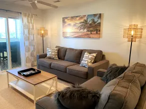 Near Beach 2BR/2BA, Sleeps 6, w/pool, parking pass - Image 3