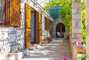 Traditional Dalmatian Home with BBQ & Garden - Image 3