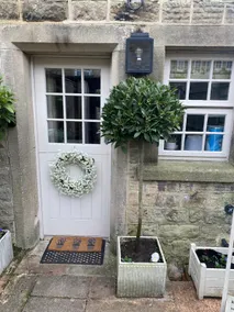 Luxury Boutique Cottage - Image 5