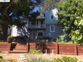 Artsy Garden Private SF Bay Apartment On Hilltop - Image 4
