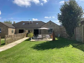 Chic Family Barn, edge of Frome + country views - Image 2
