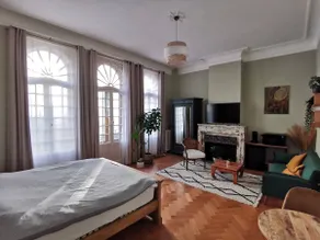 Beautiful Flat – Private Room in Mansion! (2) - Image 2