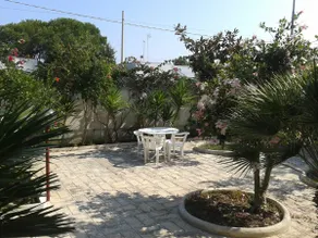 Lecce - seaside: villa with garden - Image 4