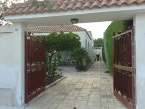 Lecce - seaside: villa with garden - Image 2