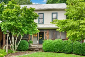 Fabulous Farmhouse near Clarksville, TN - Image 2