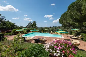 Two-room apartment between hills and sea with swimming pool - Image 2