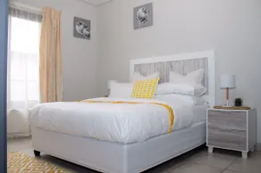 ⭐️ Contemporary - Clean & Comfortable Apartment ⭐️ - Image 3
