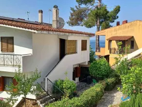 Seaside Apartment & Balcony View - Image 4