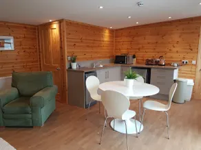The Lazy Lodge - Image 4